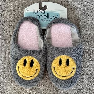 Smiley Face Slippers XL (9.5-10.5) Luna Mellow Happy Cozy & Comfy
